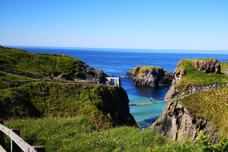 Carrick-a-Rede Rope Bridge - Causeway Coast Area Of Outstanding Natural  Beauty